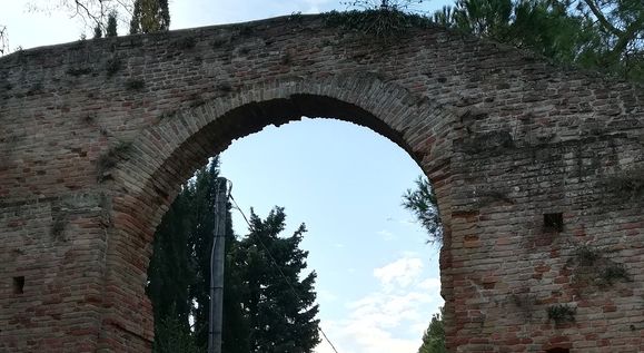 Foto di Porta Montanara scattata da Simone Faedi